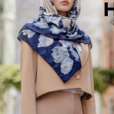 روسری نخی طرح گل دار قواره 100 سیا اسکارف