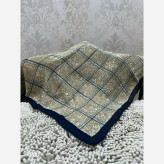 روسری حریر نخ گارزا قواره 100 چهارخونه طرح سنتی
