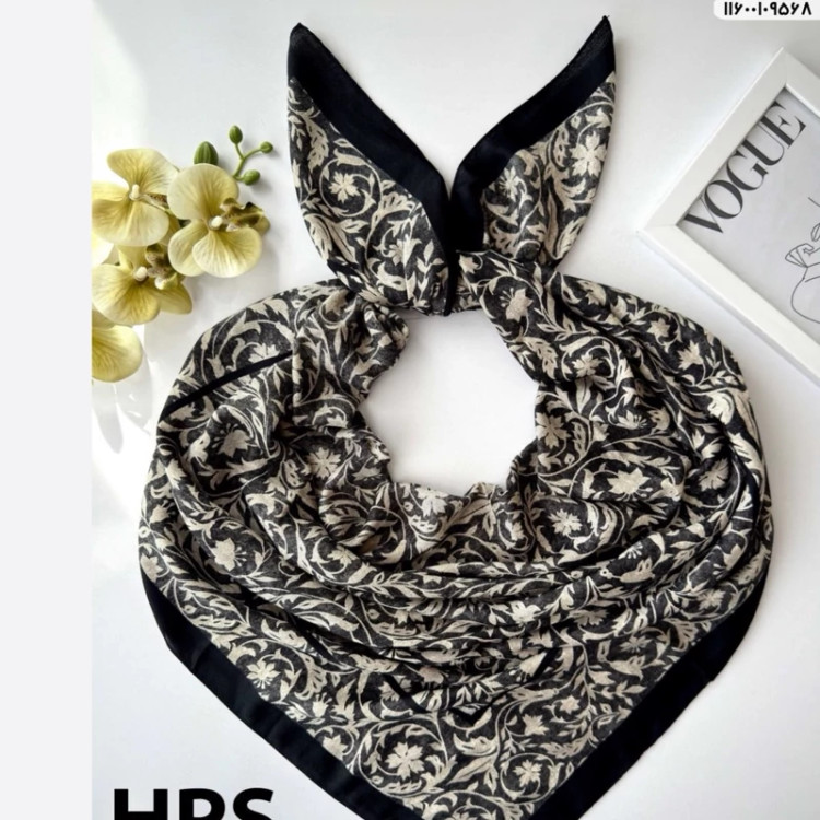 روسری سی آی اسکارف دوردوخت قواره 125 گل دار