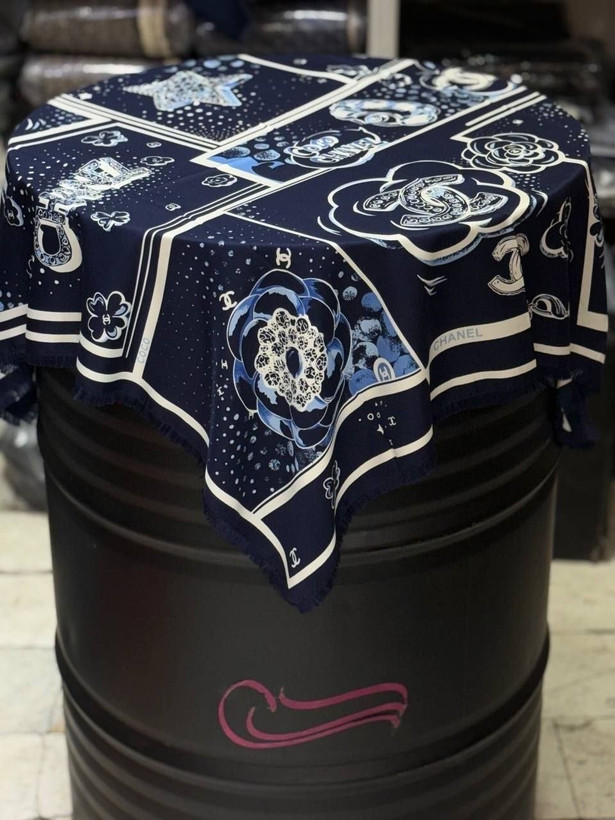 روسری ابریشم سوزنی مارک چنل قواره ۱۰۰